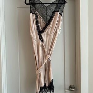 Anthropologie Sleeveless V-neck Lace wrap midi dress in XS